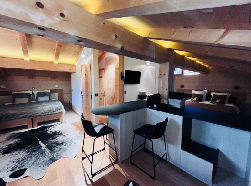 Chalet Inarpa - Appartements Et Suites Ла-Клюсаз Экстерьер фото