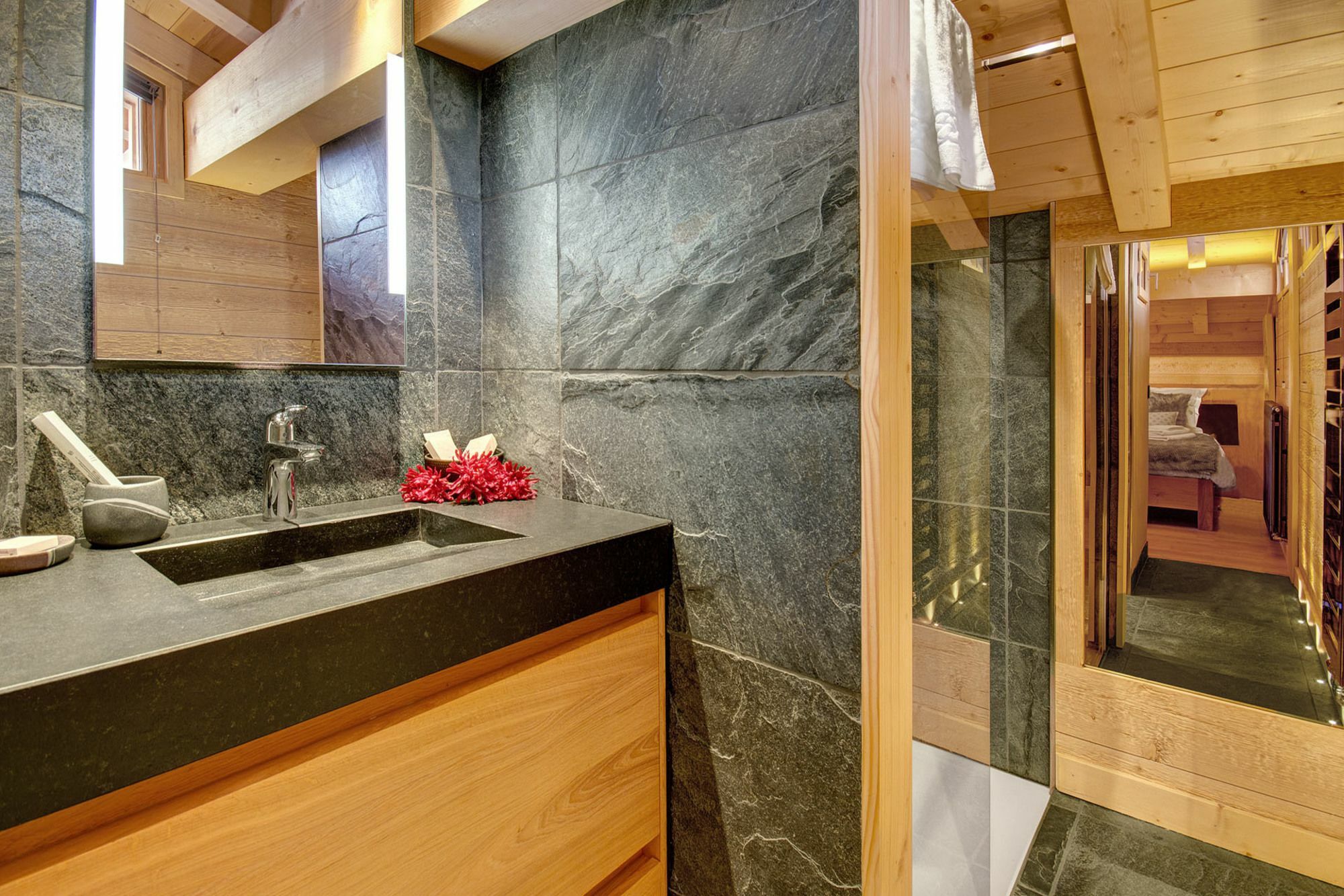 Chalet Inarpa - Appartements Et Suites Ла-Клюсаз Экстерьер фото
